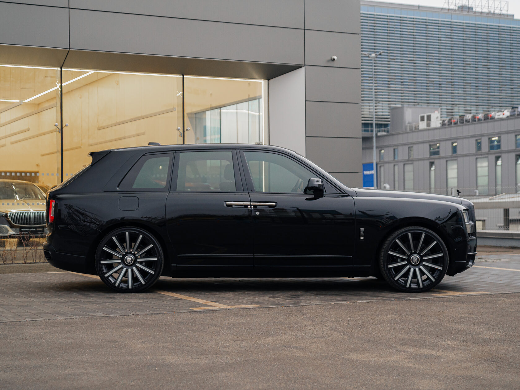 Rolls-Royce Cullinan Black Badge 2025 год <br>Black Diamond 