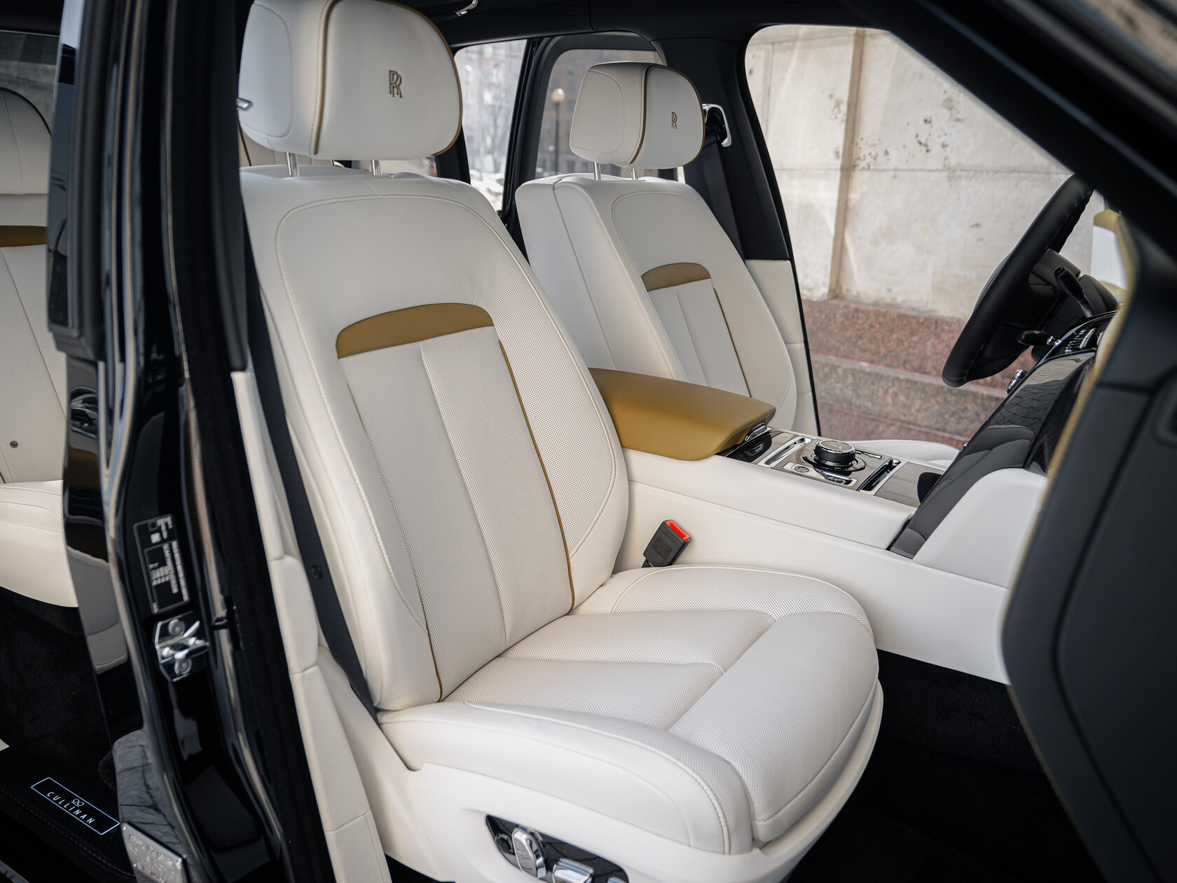 Rolls-Royce Cullinan Black Badge II  <br>Black Diamond
