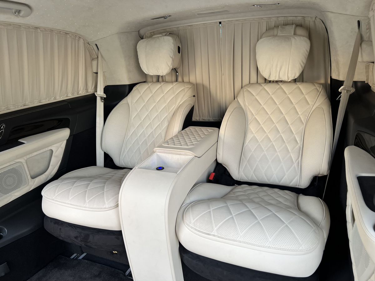 Rolls-Royce V-Класс  <br>Черный