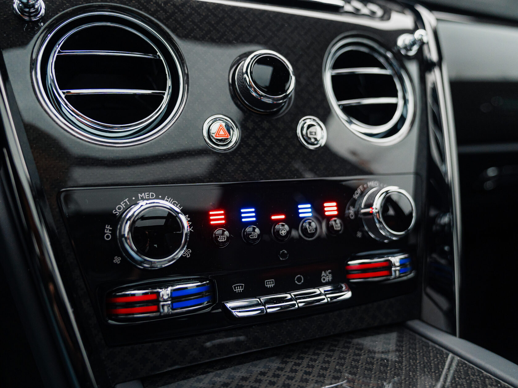 Rolls-Royce Cullinan Black Badge 2025 год <br>Black Diamond 