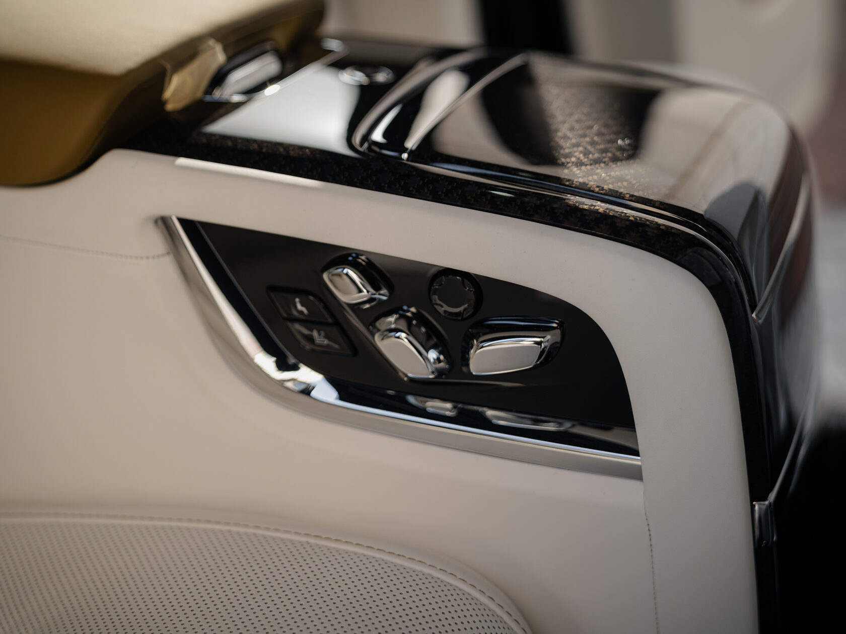 Rolls-Royce Cullinan Black Badge II  <br>Black Diamond