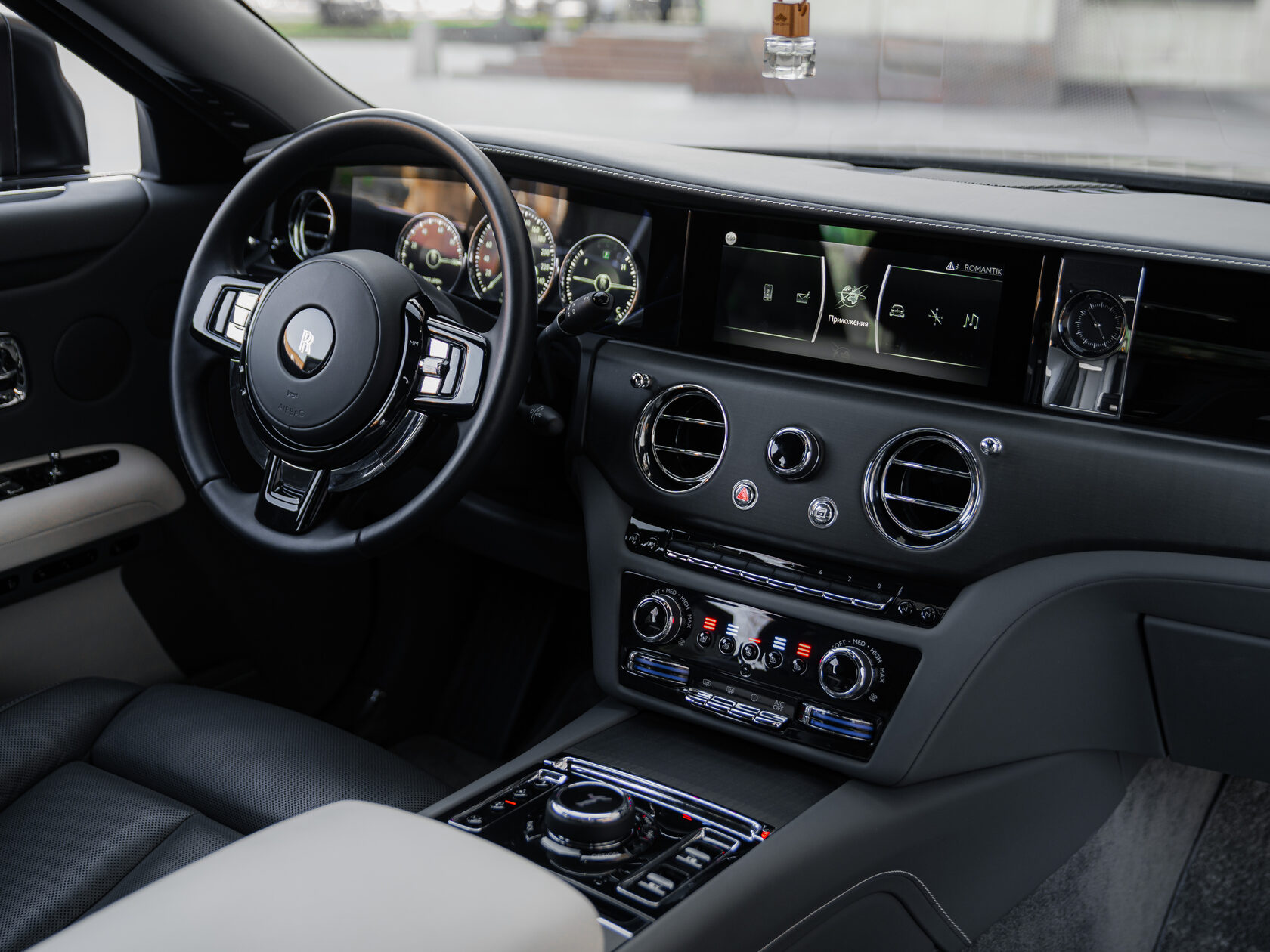 Rolls-Royce Ghost EXTENDED  <br>Graphite 