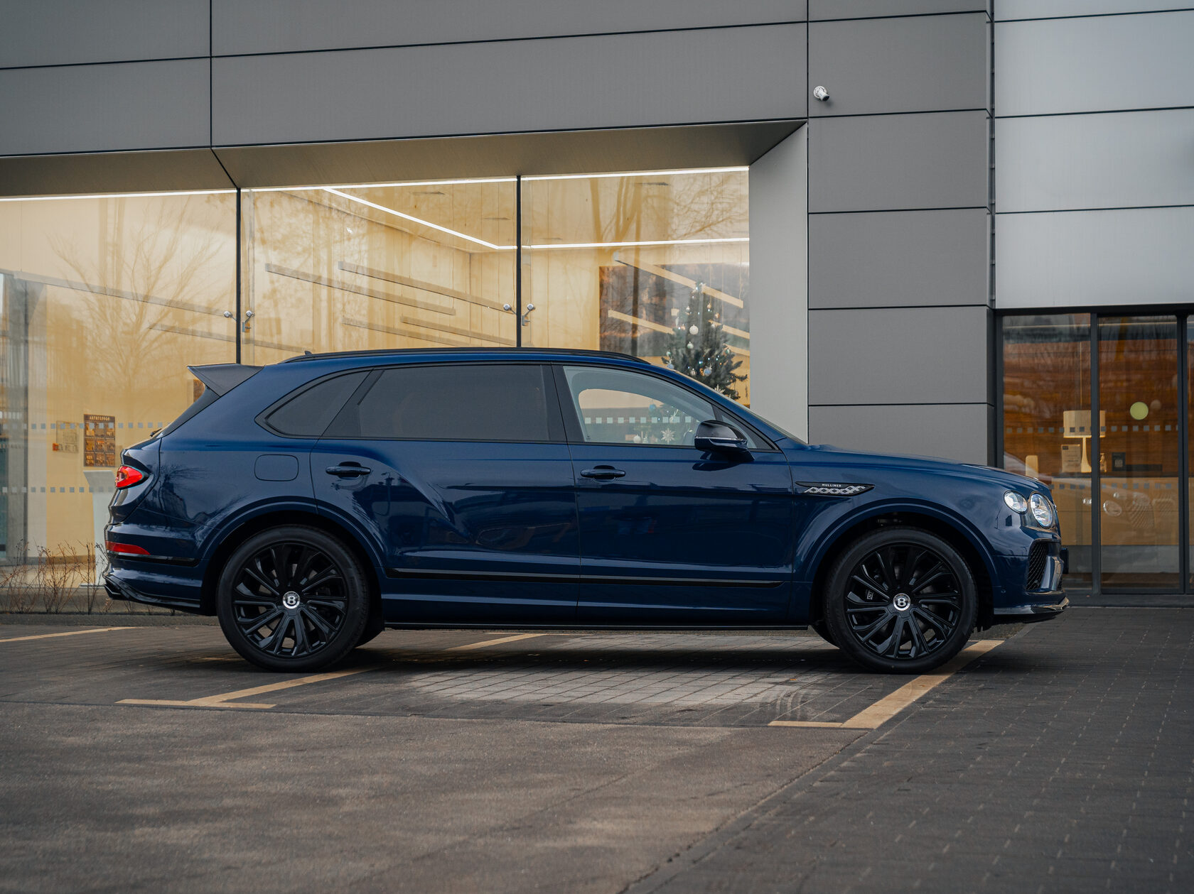 Rolls-Royce Bentayga EWB I Рестайлинг  <br>Синий
