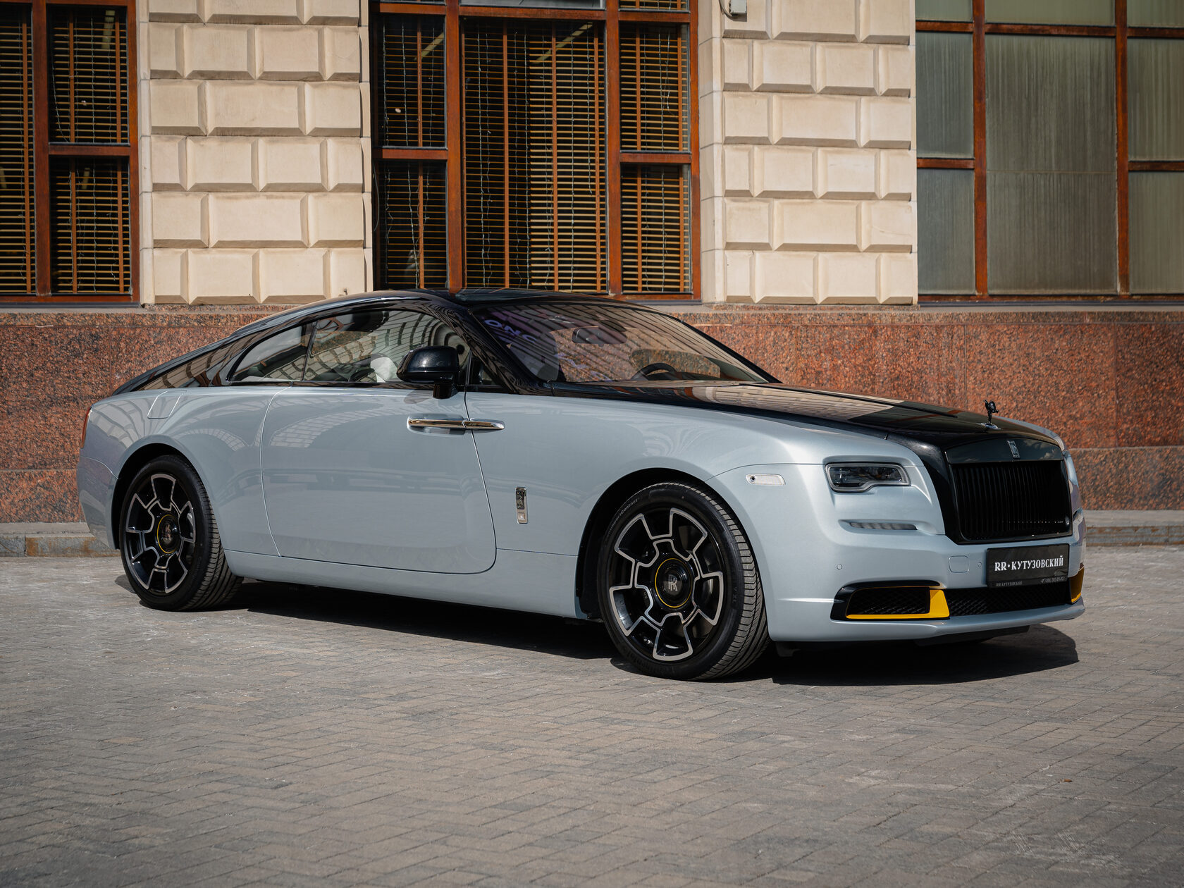 Rolls-Royce Wraith Black Badge Landspeed Collection  <br>Черный/ Небесноголубой