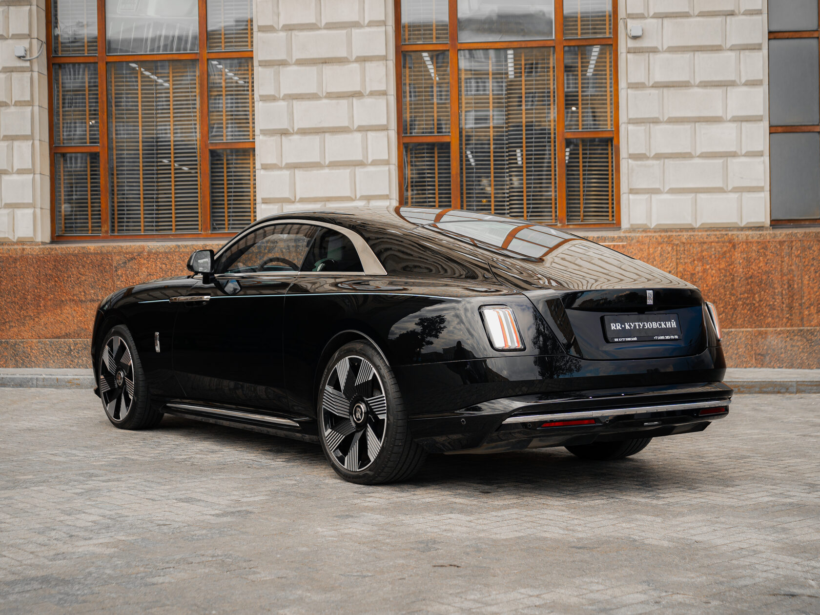 Rolls-Royce Spectre  <br>Black Diamond/ Черный