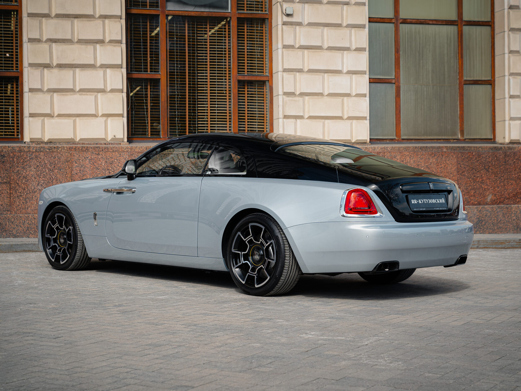 Rolls-Royce Wraith Black Badge Landspeed Collection  <br>Черный/ Небесноголубой