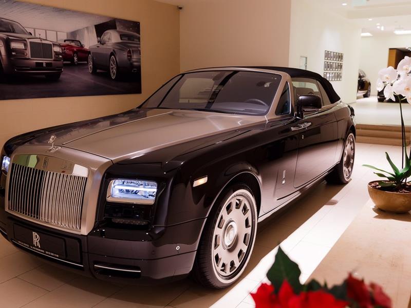 Rolls-Royce Phantom Drophead Coupe 2016 год <br>Diamond Black 