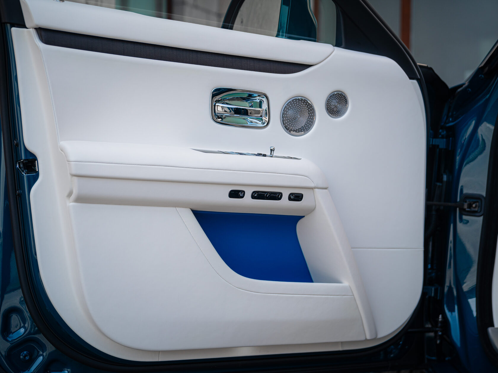 Rolls-Royce Ghost Series II  <br>Mustique Blue 