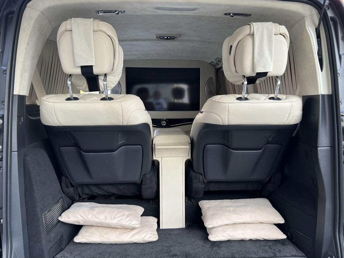 Rolls-Royce V-Класс  <br>Черный