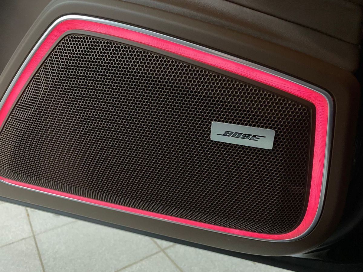 Rolls-Royce Panamera, II Рестайлинг 2021 год <br>Фиолетовый