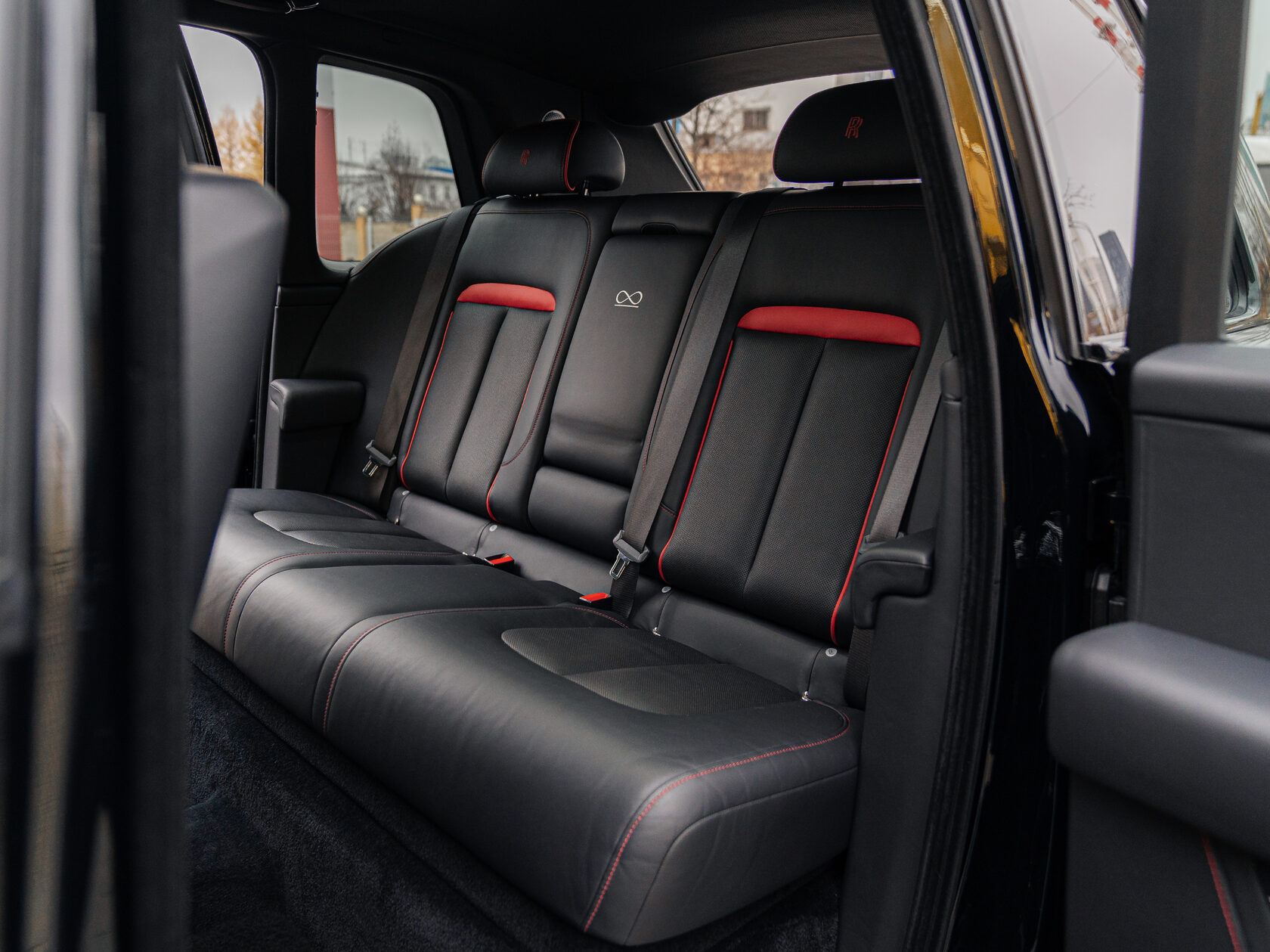 Rolls-Royce Cullinan Black Badge 2025 год <br>Black Diamond 