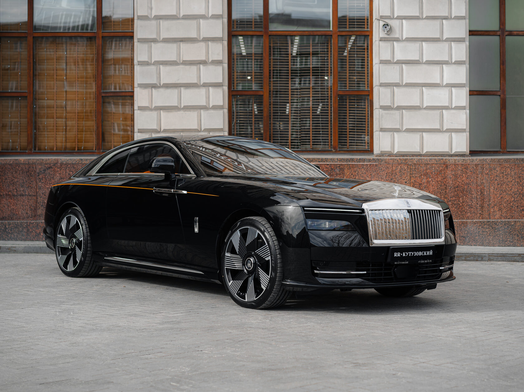 Rolls-Royce Spectre 2024 год <br>Diamond Black / Черный бриллиант