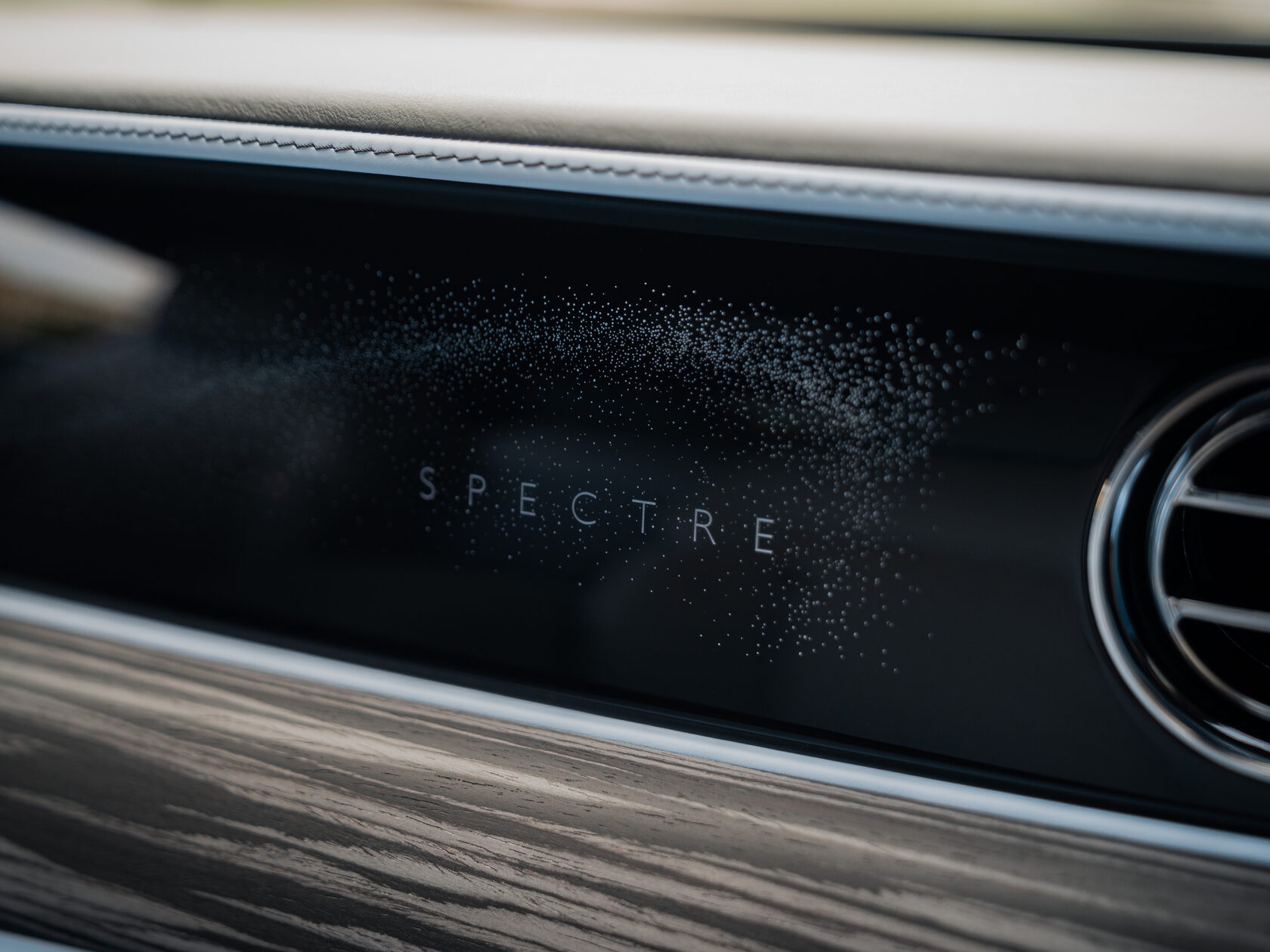Rolls-Royce Spectre 2023 год <br>Black Diamond/ Черный