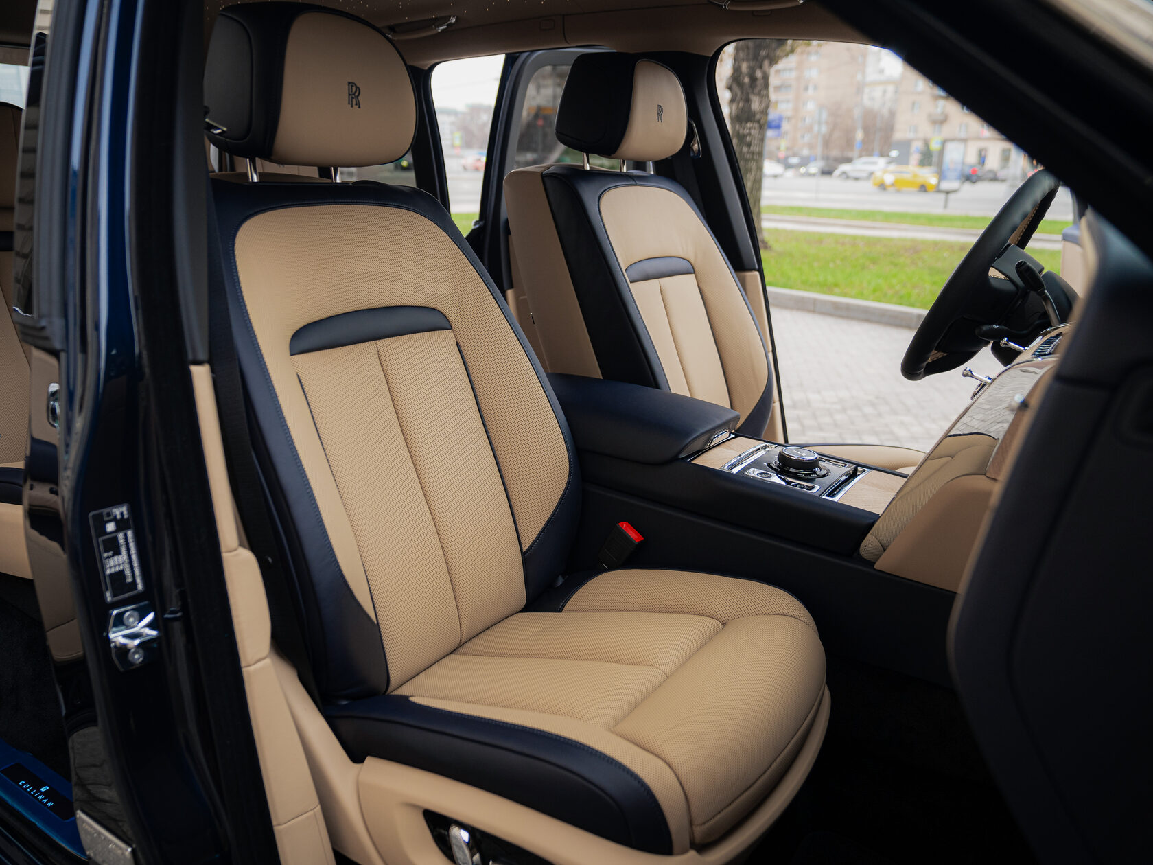 Rolls-Royce II Midnight Sapphire  <br>Midnight Sapphire 