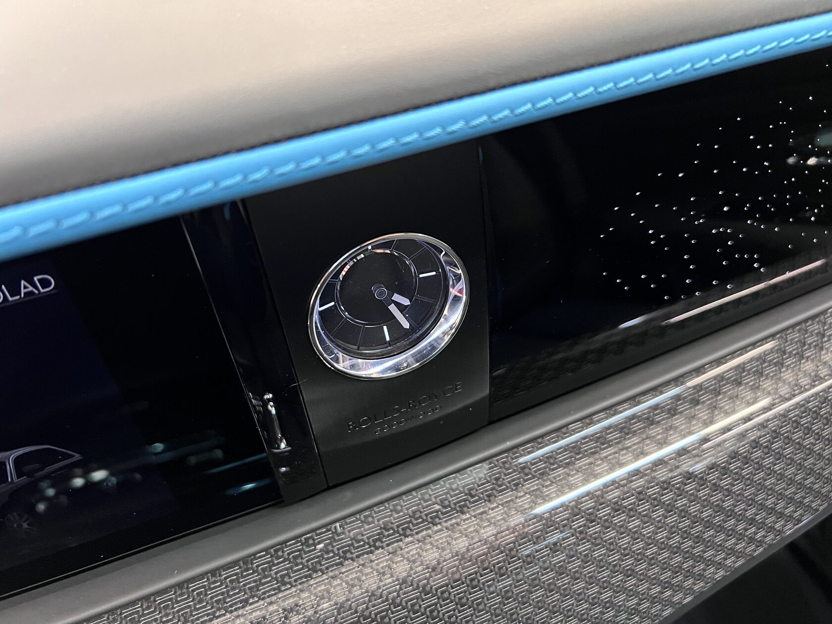 Rolls-Royce Ghost Black Badge by NOVITEC 2021 год <br>Черный Металлик Diamond Black 