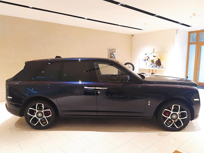 Rolls-Royce Cullinan Black Badge 2020 год <br>Midnight Sapphire 