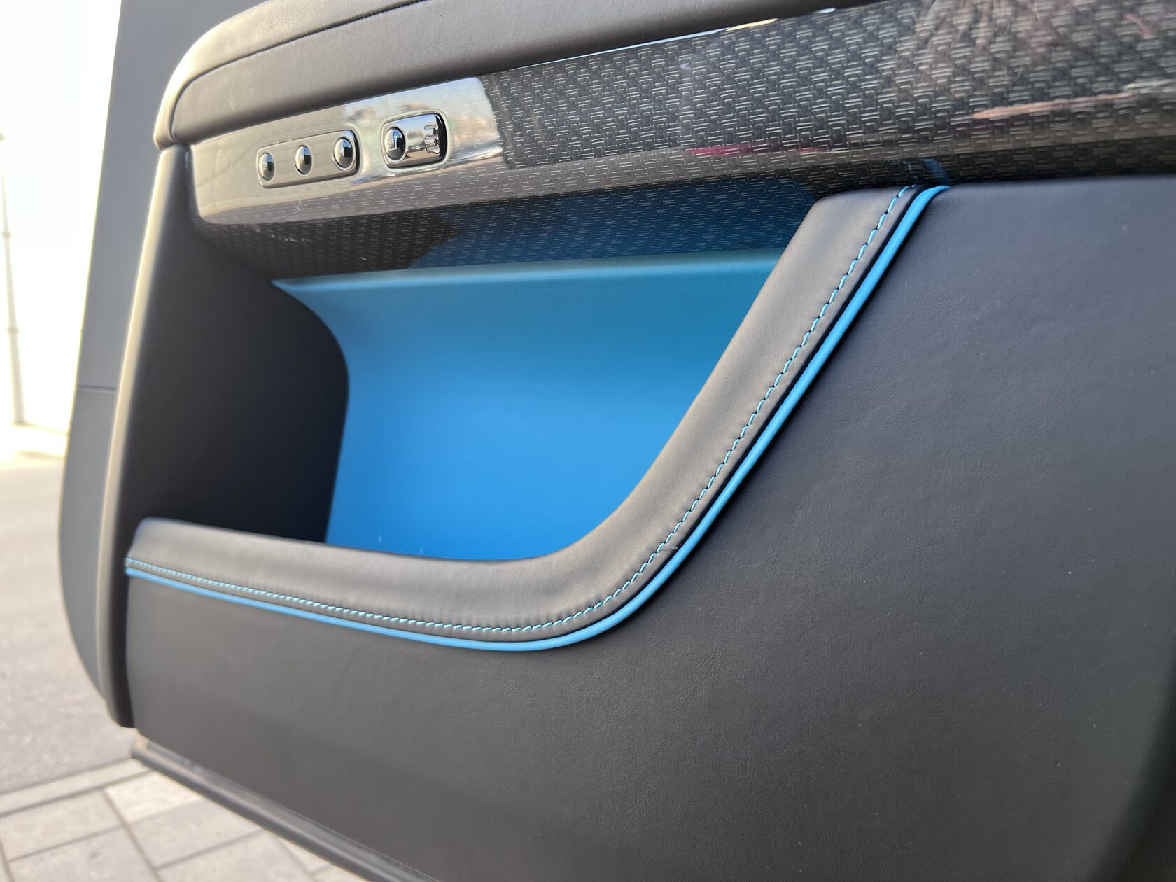 Rolls-Royce Ghost Black Badge by NOVITEC 2021 год <br>Черный Металлик Diamond Black 