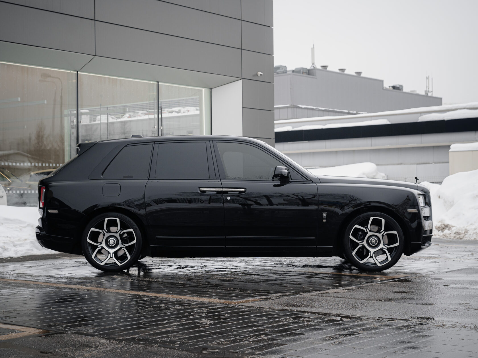 Rolls-Royce Cullinan Black Badge I 2025 год <br>Black Diamond 