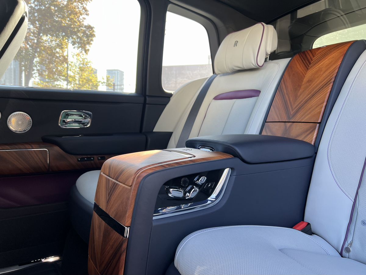 Rolls-Royce Cullinan, I 2020 год <br>Синий