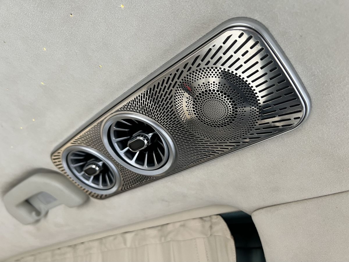 Rolls-Royce V-Класс  <br>Черный