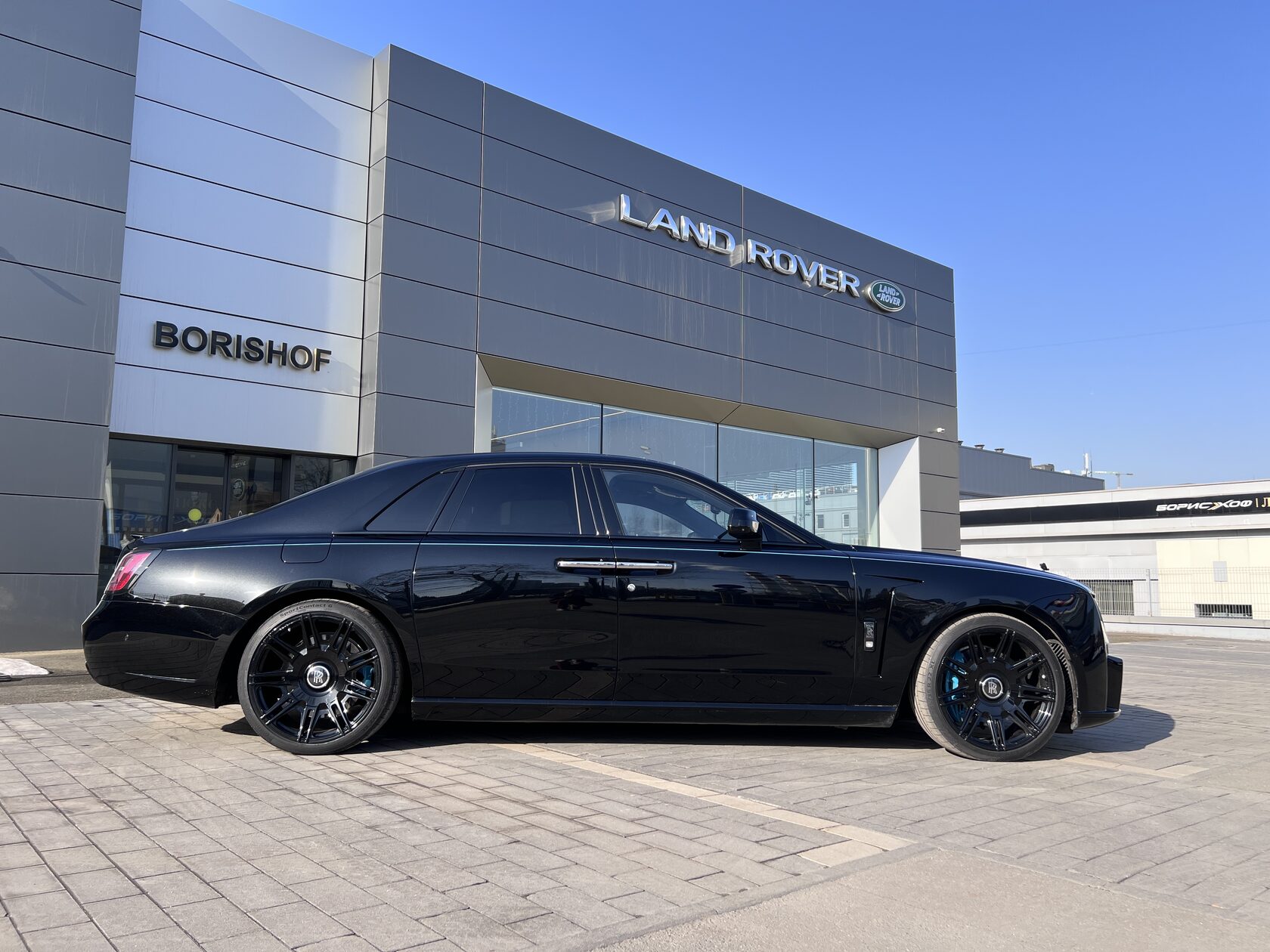Rolls-Royce Ghost Black Badge by NOVITEC 2021 год <br>Черный Металлик Diamond Black 