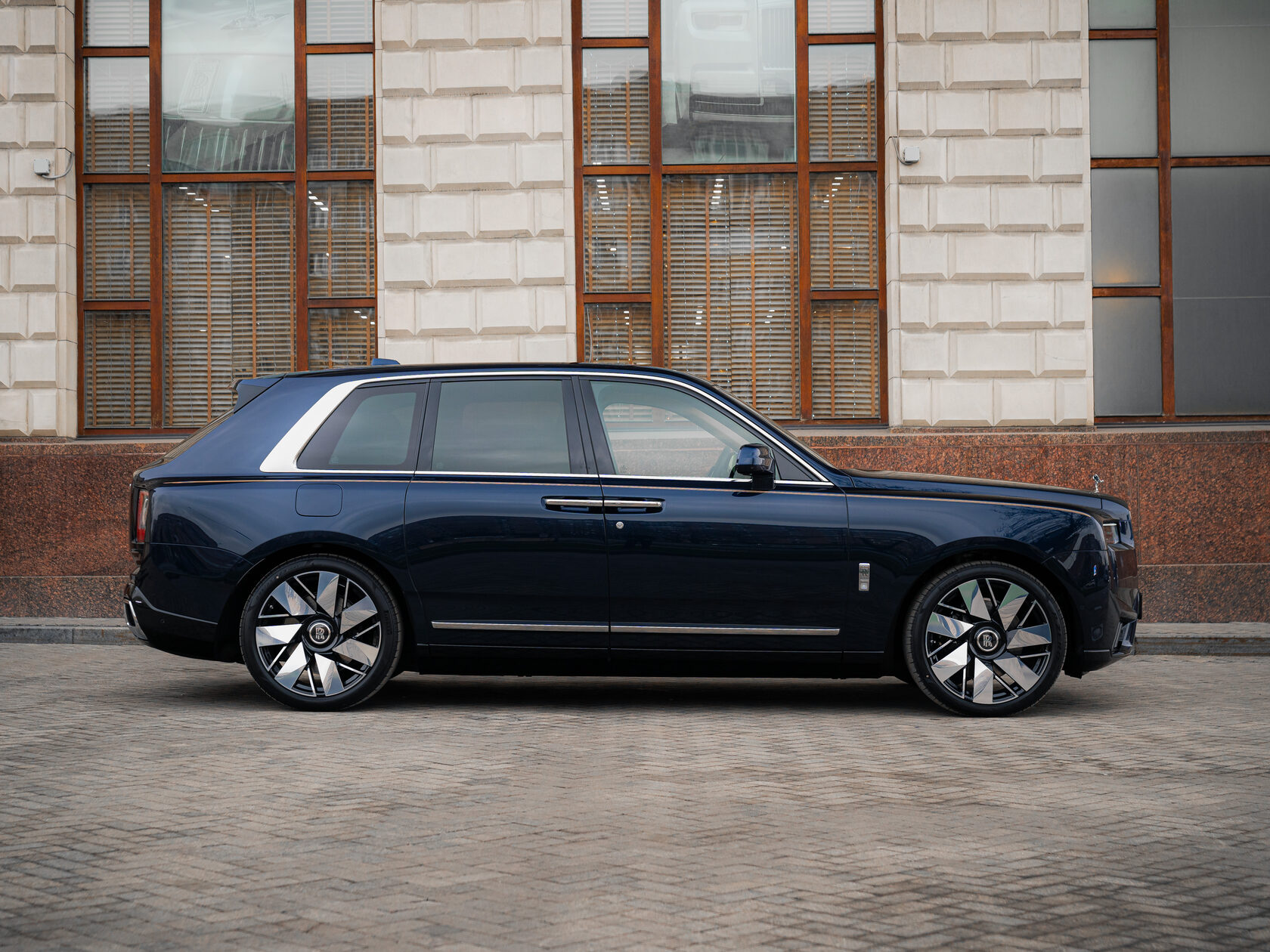 Rolls-Royce II Midnight Sapphire  <br>Midnight Sapphire 