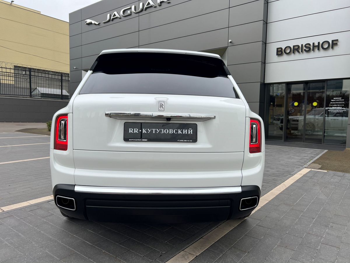 Rolls-Royce Cullinan, I 2019 год <br>Белый