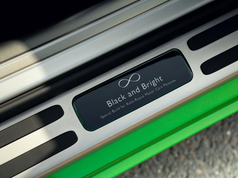 Rolls-Royce Wraith Black Badge - Специальная серия «Black & Bright»  <br>Bespoke Exterior Colour Lime Green 