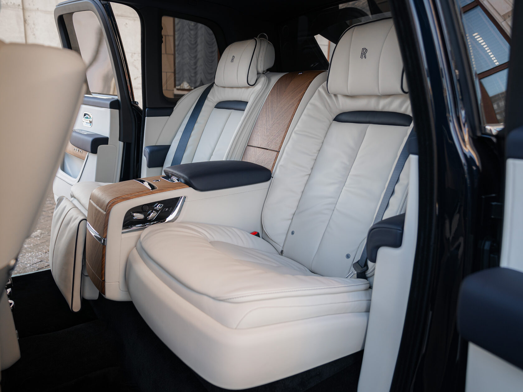 Rolls-Royce II Midnight Sapphire  <br>Midnight Sapphire 