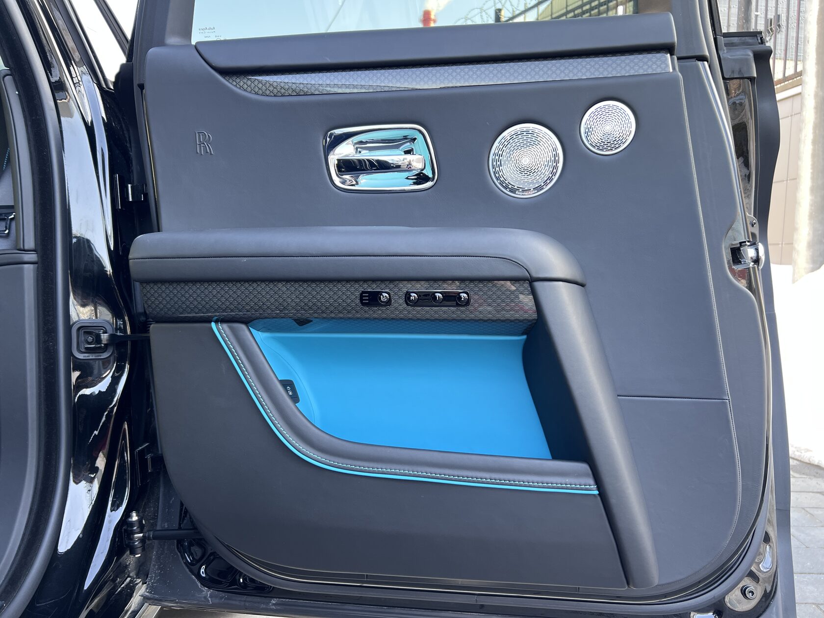 Rolls-Royce Ghost Black Badge by NOVITEC 2021 год <br>Черный Металлик Diamond Black 