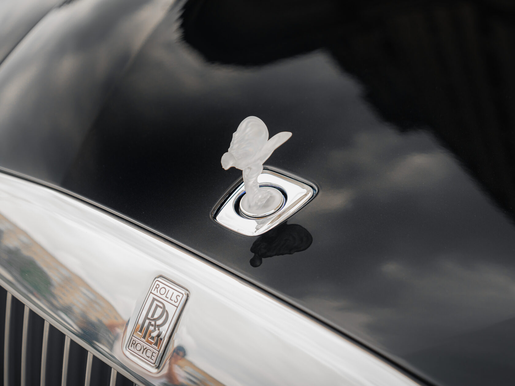 Rolls-Royce Spectre 2023 год <br>Black Diamond/ Черный