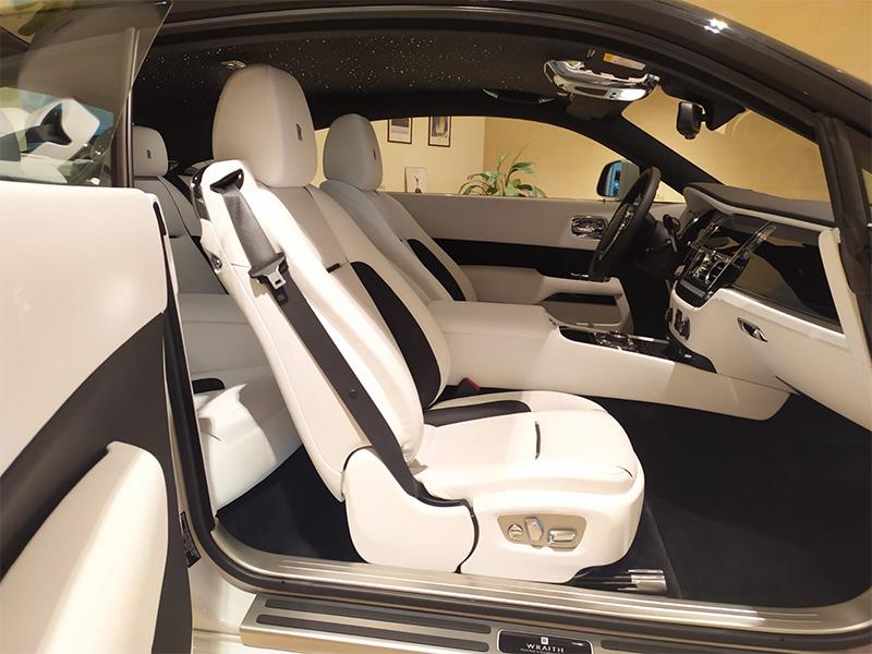 Rolls-Royce Wraith 2017 год <br>Andalusian White / Black Diamond 