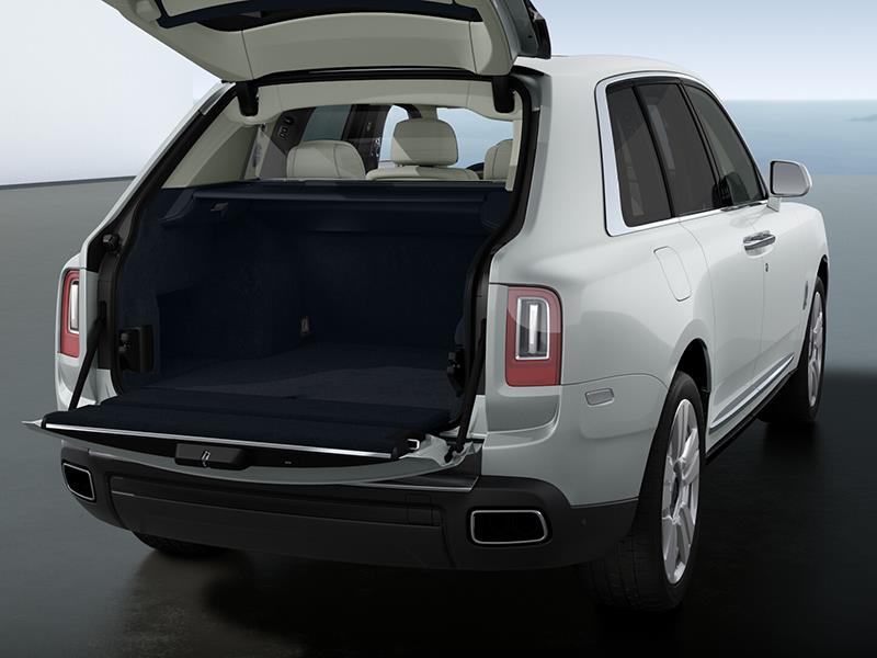 Rolls-Royce Cullinan  <br>Arctic White 