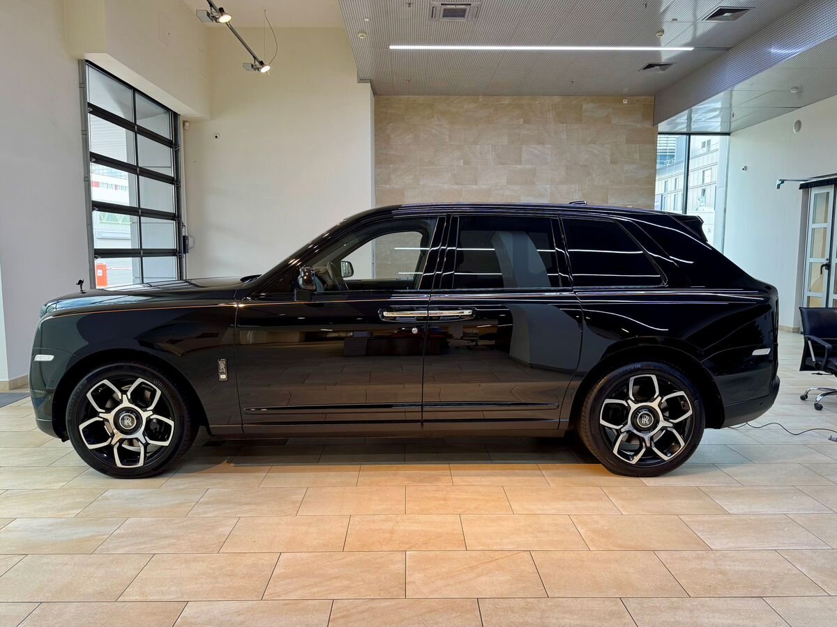 Rolls-Royce Cullinan  <br>Черный