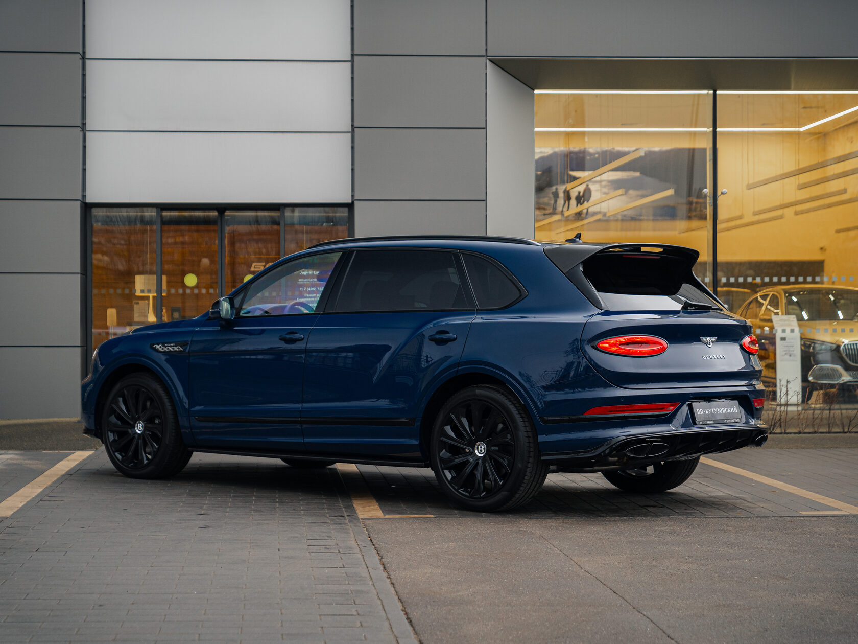 Rolls-Royce Bentayga EWB I Рестайлинг  <br>Синий