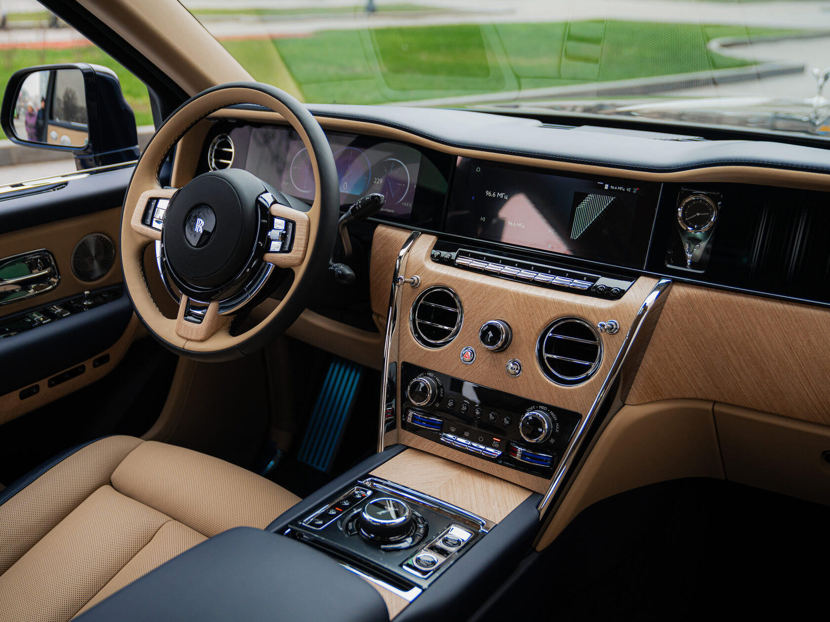 Rolls-Royce II Midnight Sapphire  <br>Midnight Sapphire 