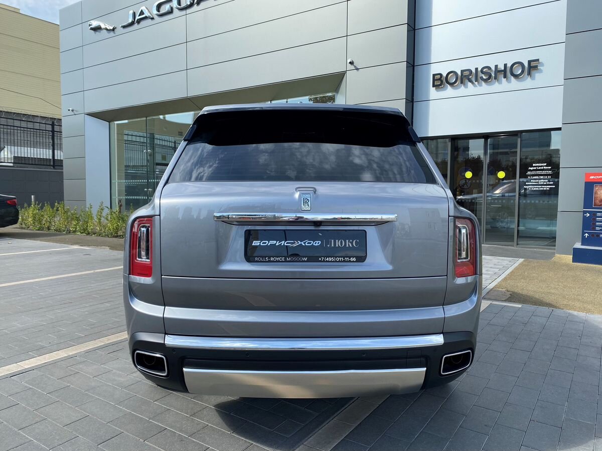 Rolls-Royce Cullinan 2022 год <br>Jubilee Silver \ Темное серебро