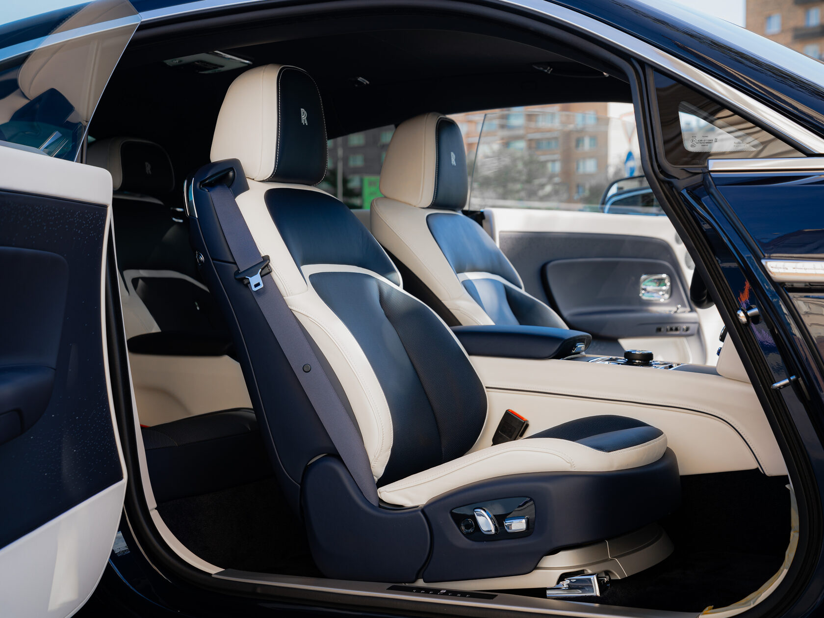 Rolls-Royce Spectre  <br>Midnight Sapphire 