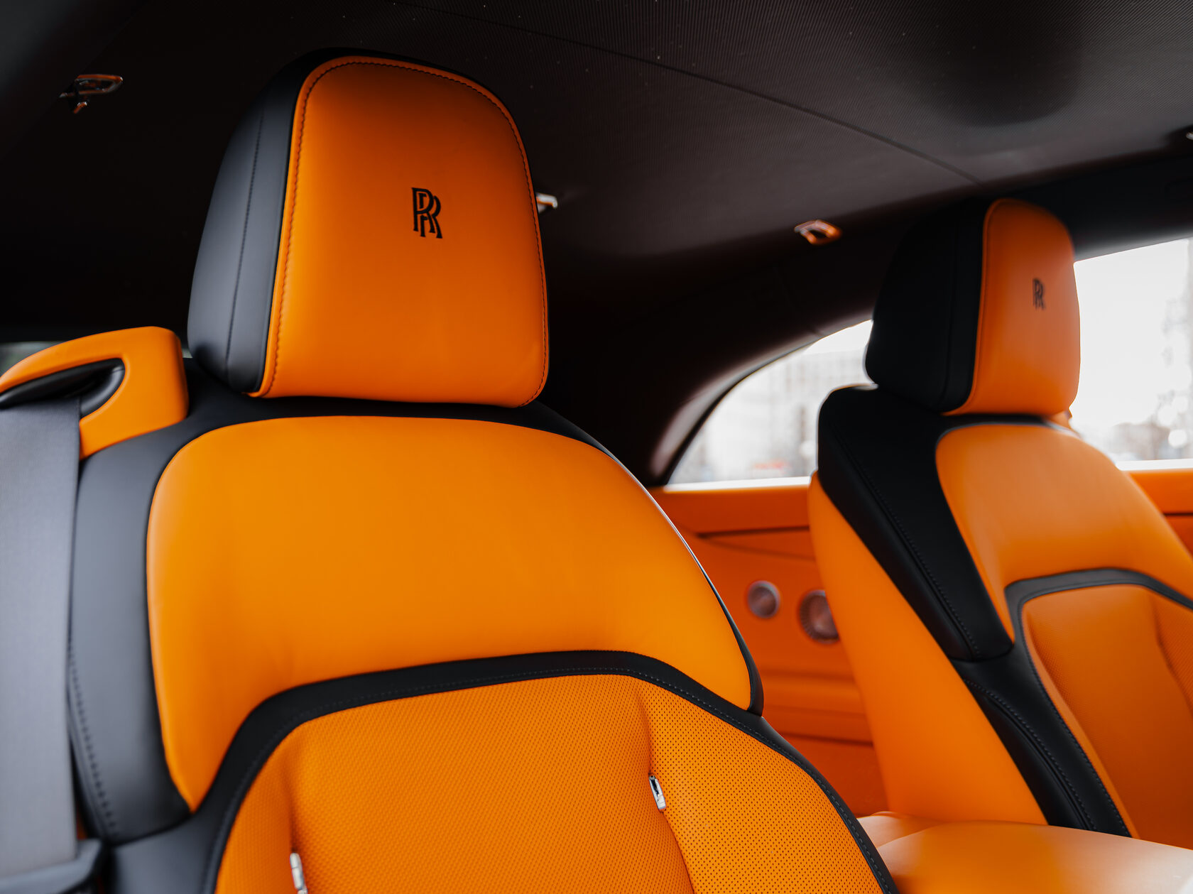 Rolls-Royce Spectre 2024 год <br>Diamond Black / Черный бриллиант