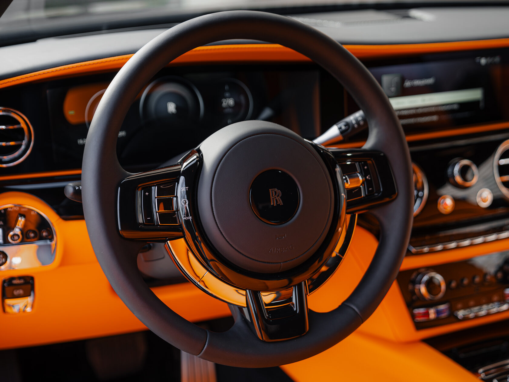 Rolls-Royce Spectre 2024 год <br>Diamond Black / Черный бриллиант