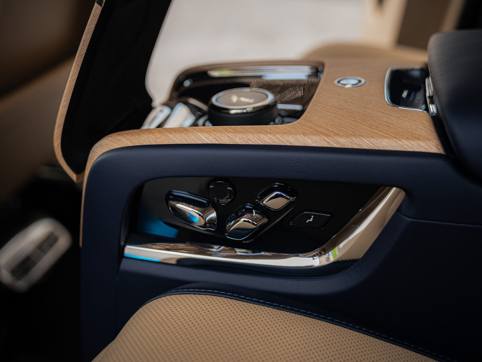 Rolls-Royce II Midnight Sapphire  <br>Midnight Sapphire 