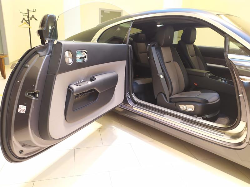 Rolls-Royce Wraith 2019 год <br>Anthracite / Jubilee Silver 