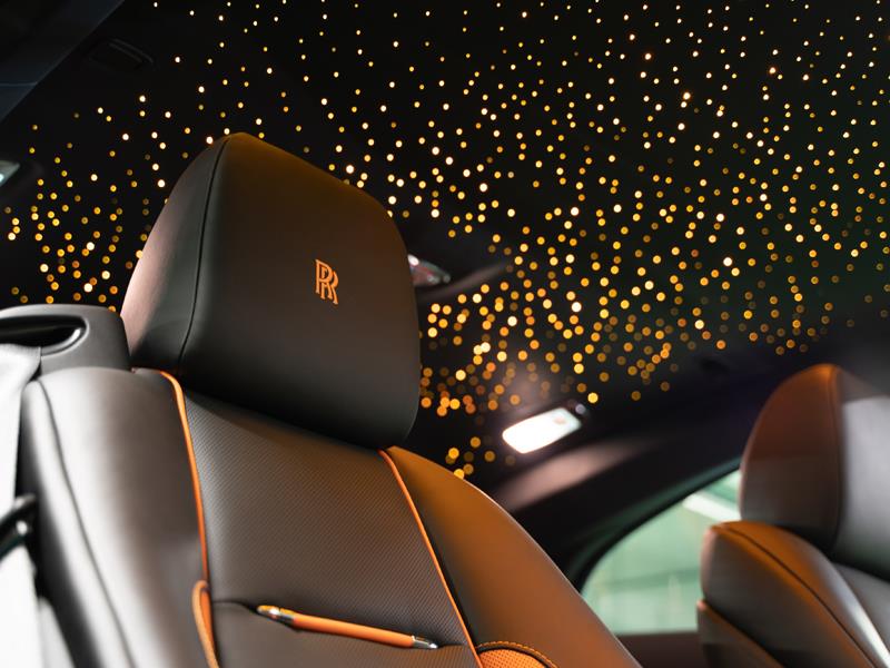 Rolls-Royce Wraith Black Badge - Специальная серия «Black & Bright»  <br>Bespoke Exterior Colour Orange Metallic 