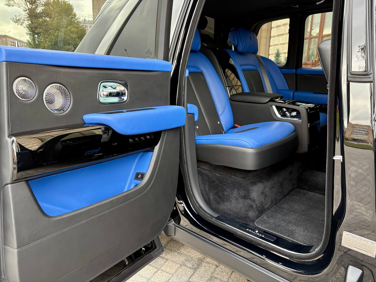 Rolls-Royce Cullinan 2019 год <br>Черный