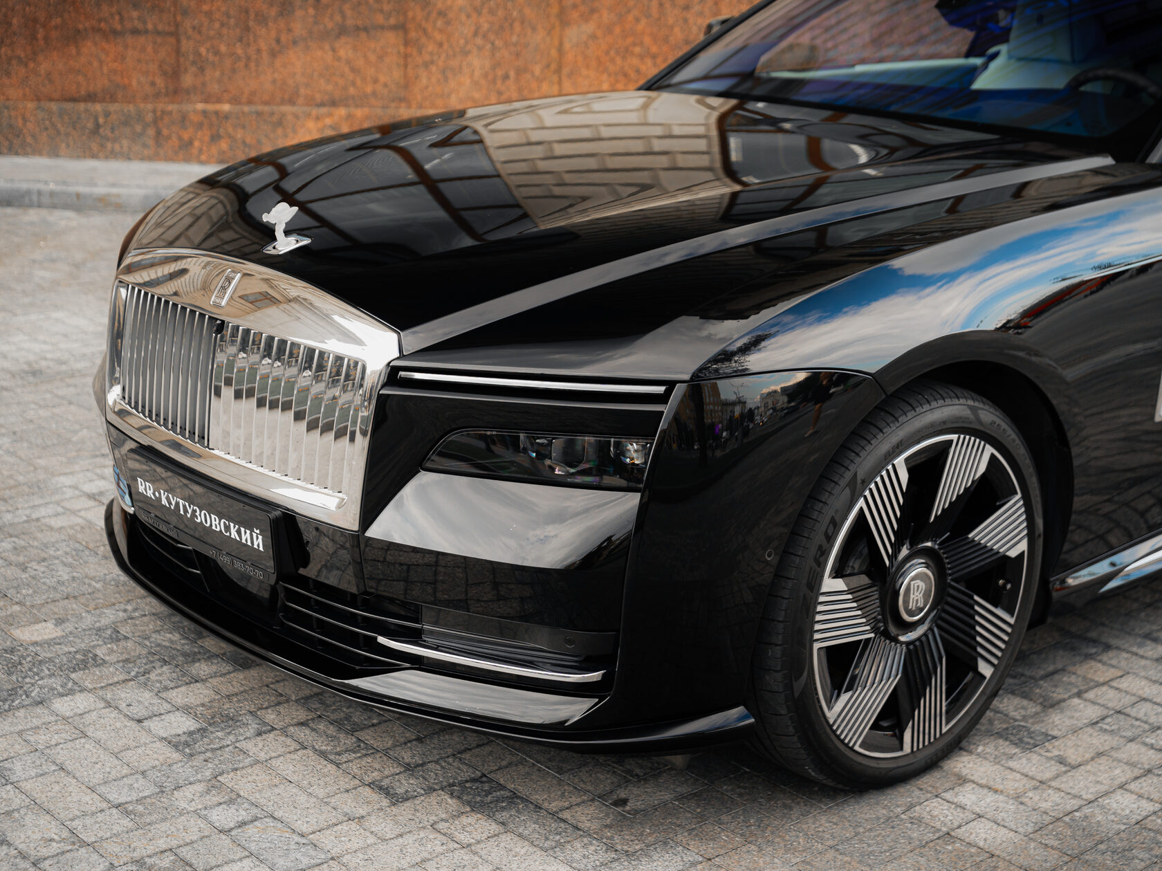 Rolls-Royce Spectre  <br>Black Diamond/ Черный