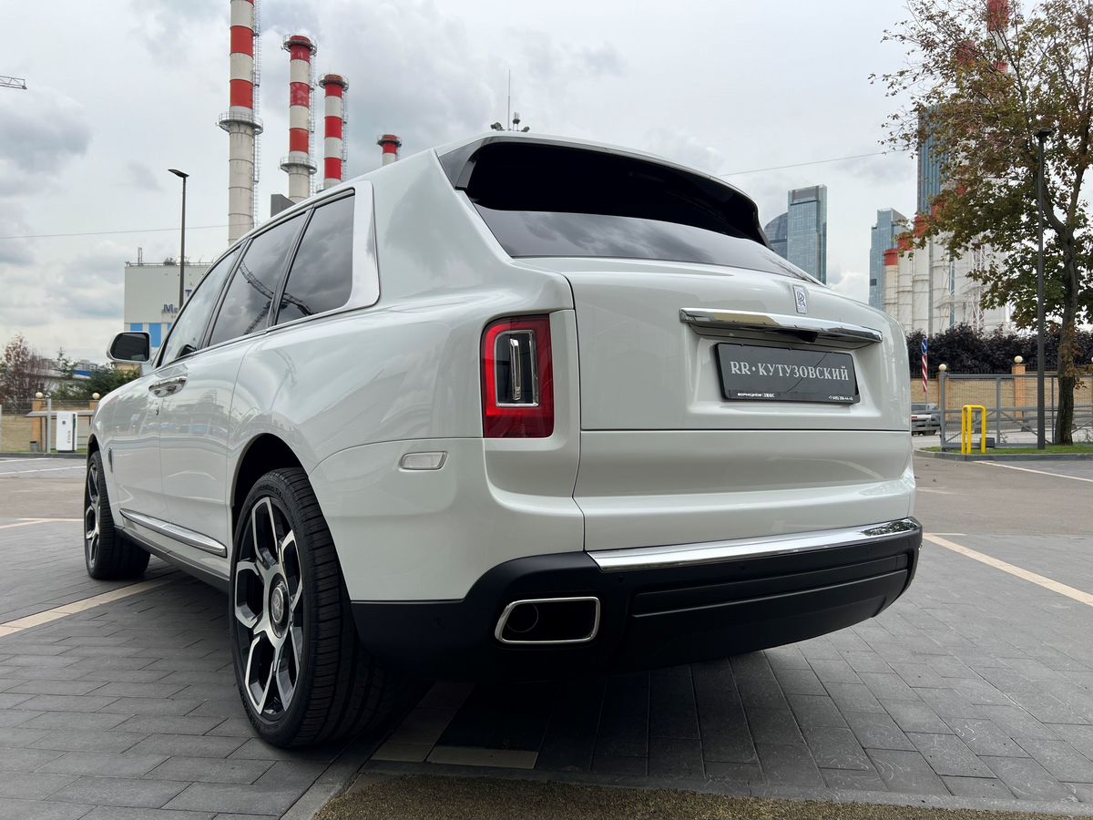 Rolls-Royce Cullinan, I 2019 год <br>Белый