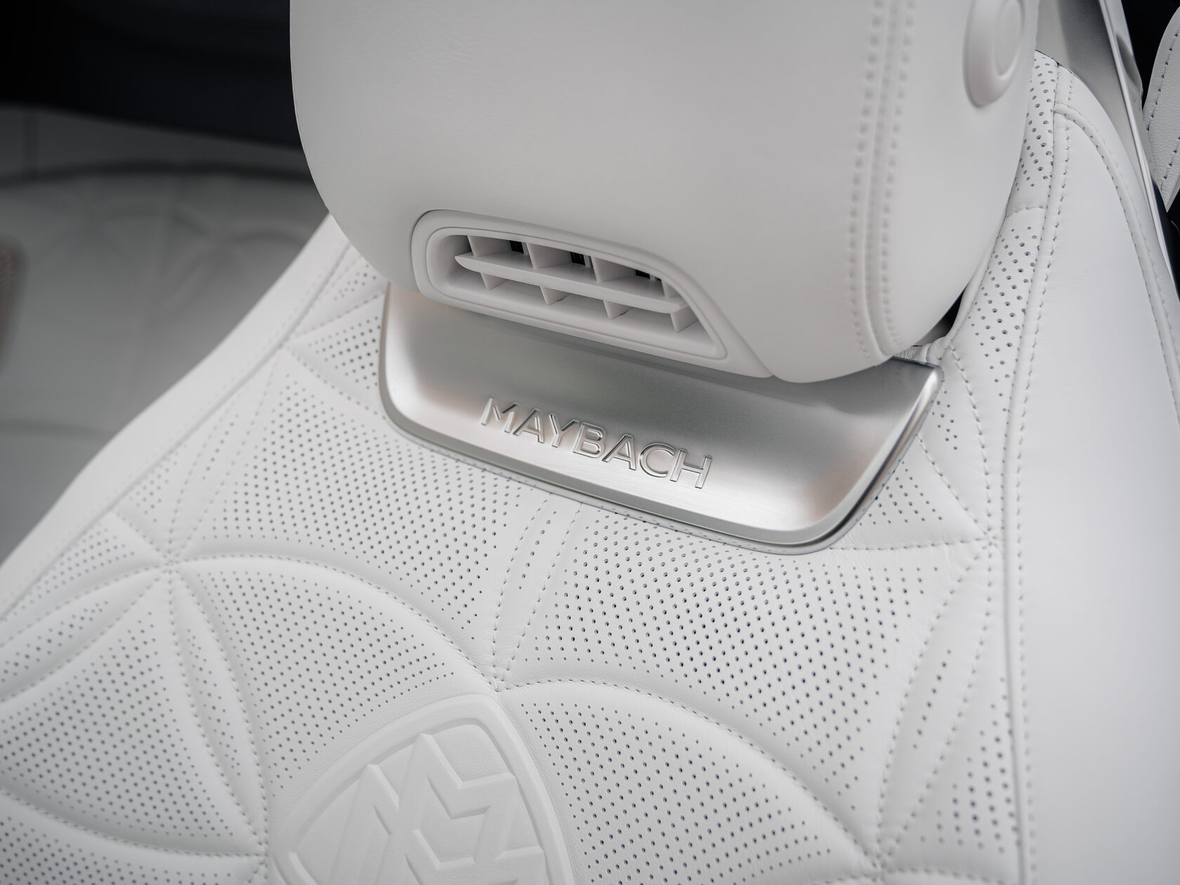 Rolls-Royce Maybach SL 680 2026  <br>Не указано