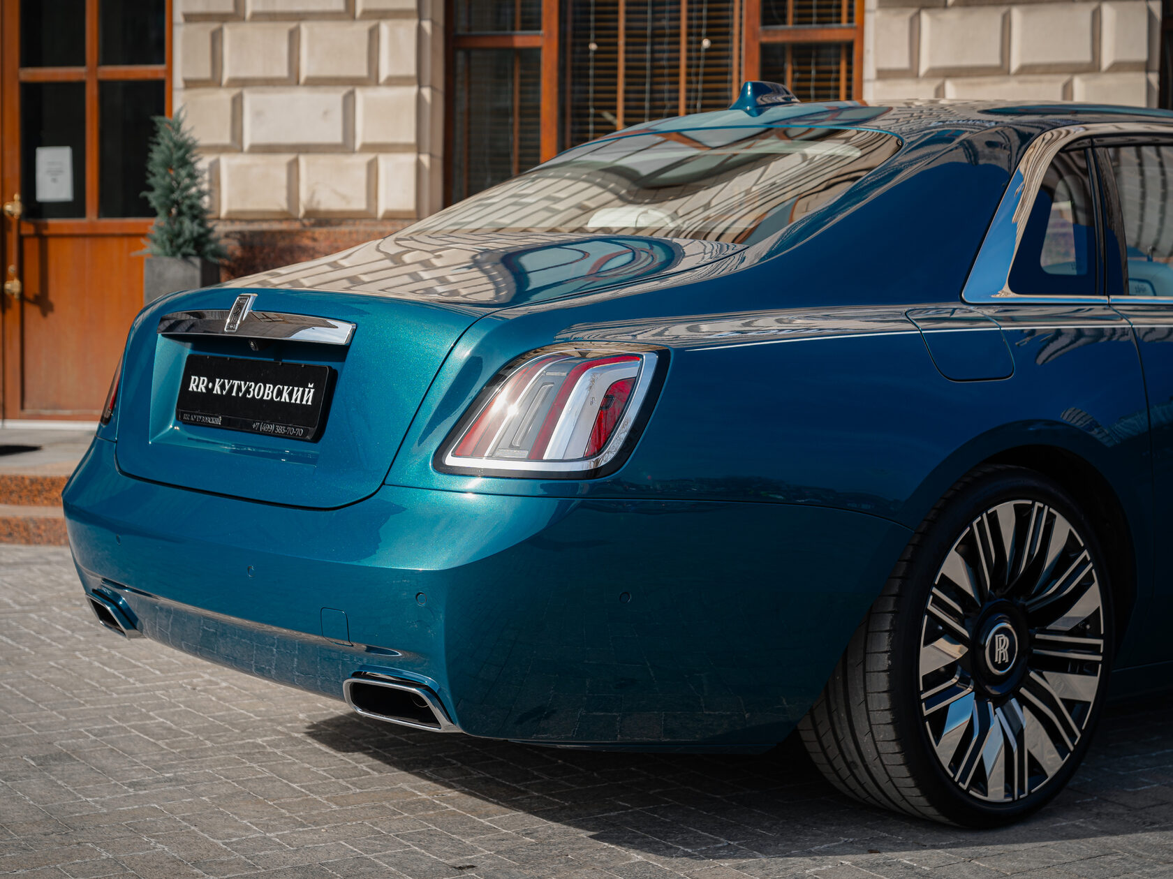 Rolls-Royce Ghost Series II  <br>Mustique Blue 