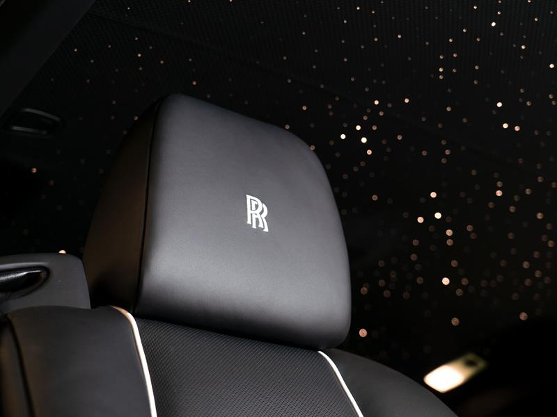 Rolls-Royce Wraith 2018 год <br>Darkest Tungsten / Jubilee Silver 