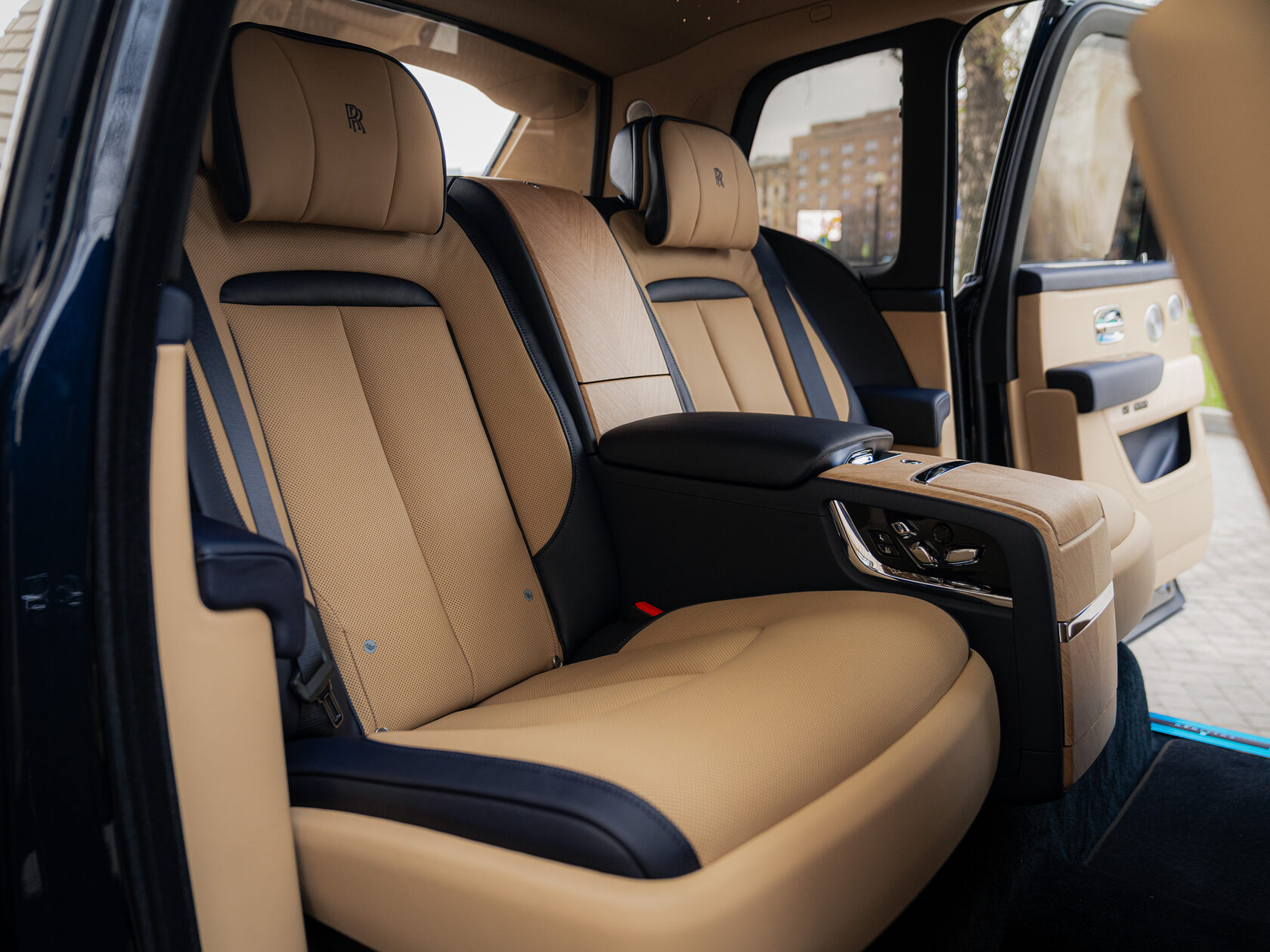 Rolls-Royce II Midnight Sapphire  <br>Midnight Sapphire 